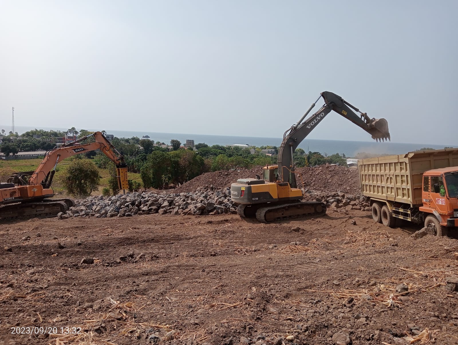 Jasa Pengelolaan & Pemindahan Material (Stockpile & Material Handling)